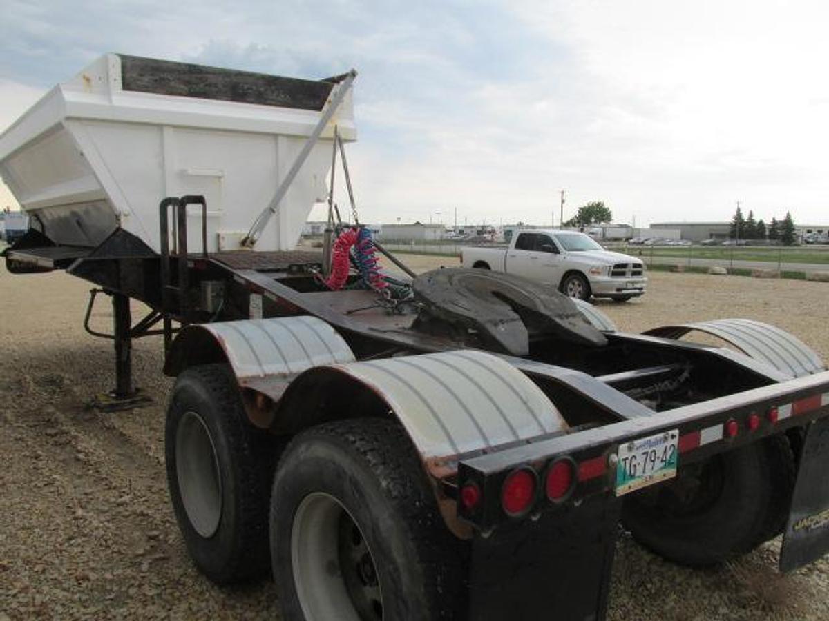 Used 2013 Arnes 15 ft side dump lead trailer