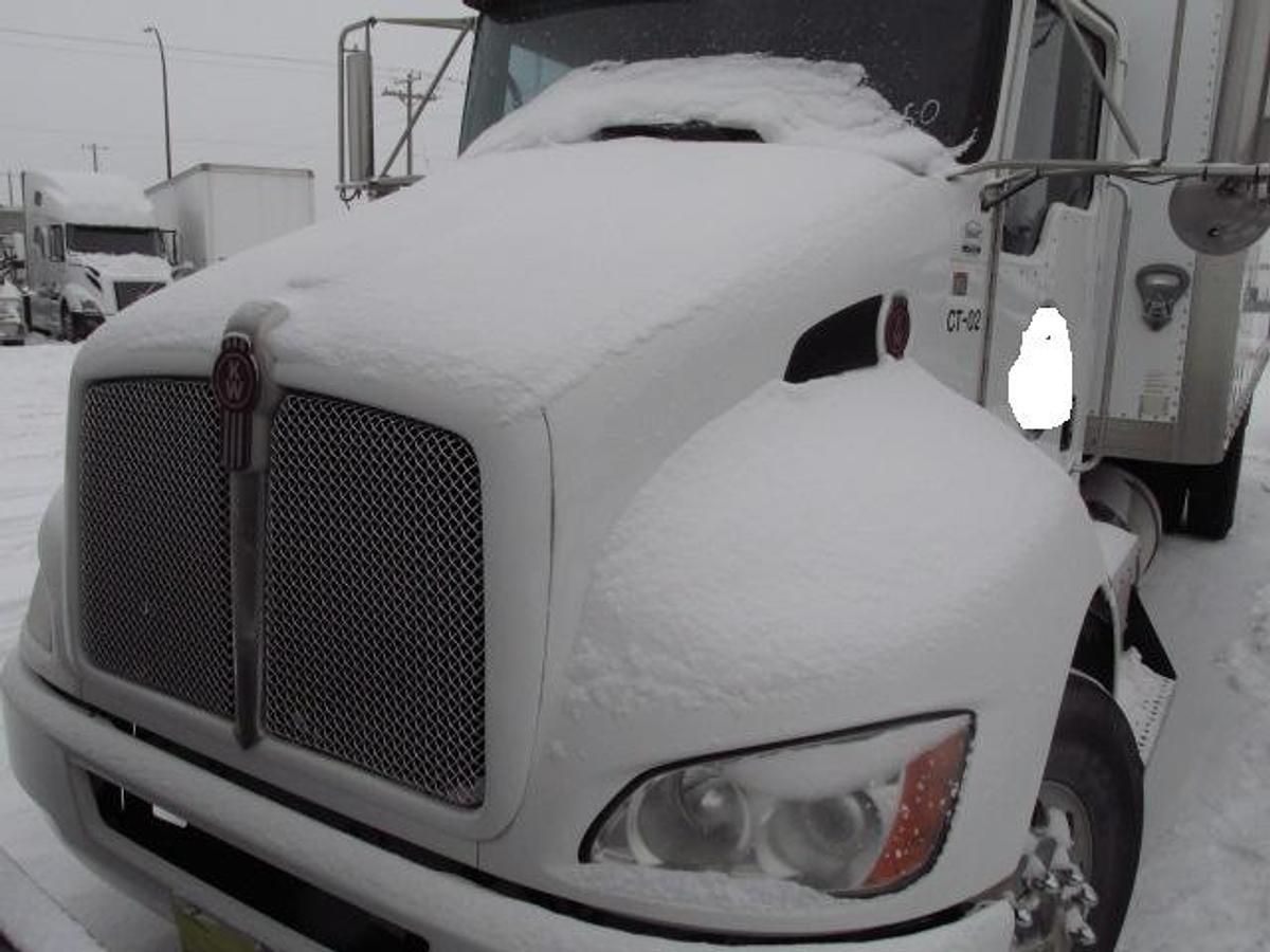 Used 2017 Kenworth T 370 with 24 ft Van body with tailgate