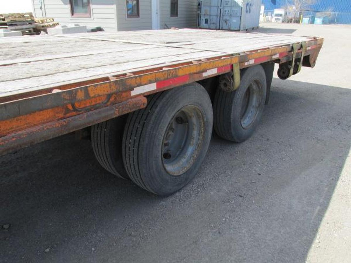 Used 2010 Maxey 30,000 lb GVW goose neck trailer