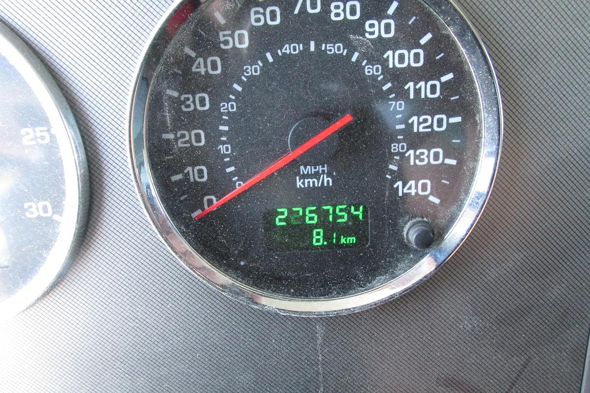 Used 2013 Kenworth T370 with 26 ft box and reefer system