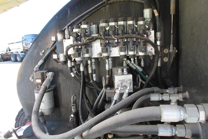 Used 2014 JLG 460 SJ boom lift 46 ft