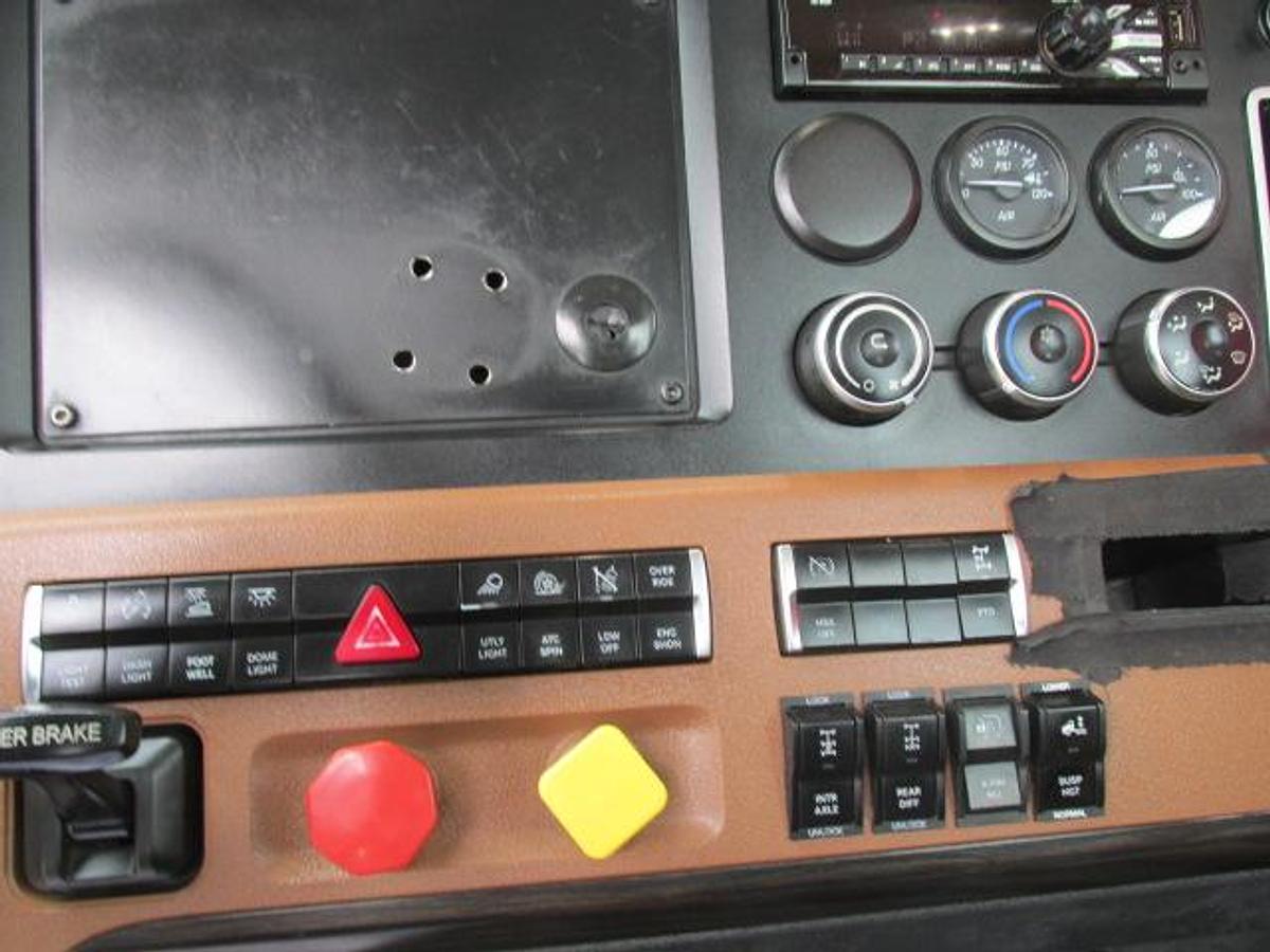 Used 2021 Freightliner Cascadia  Day Cab DD 15