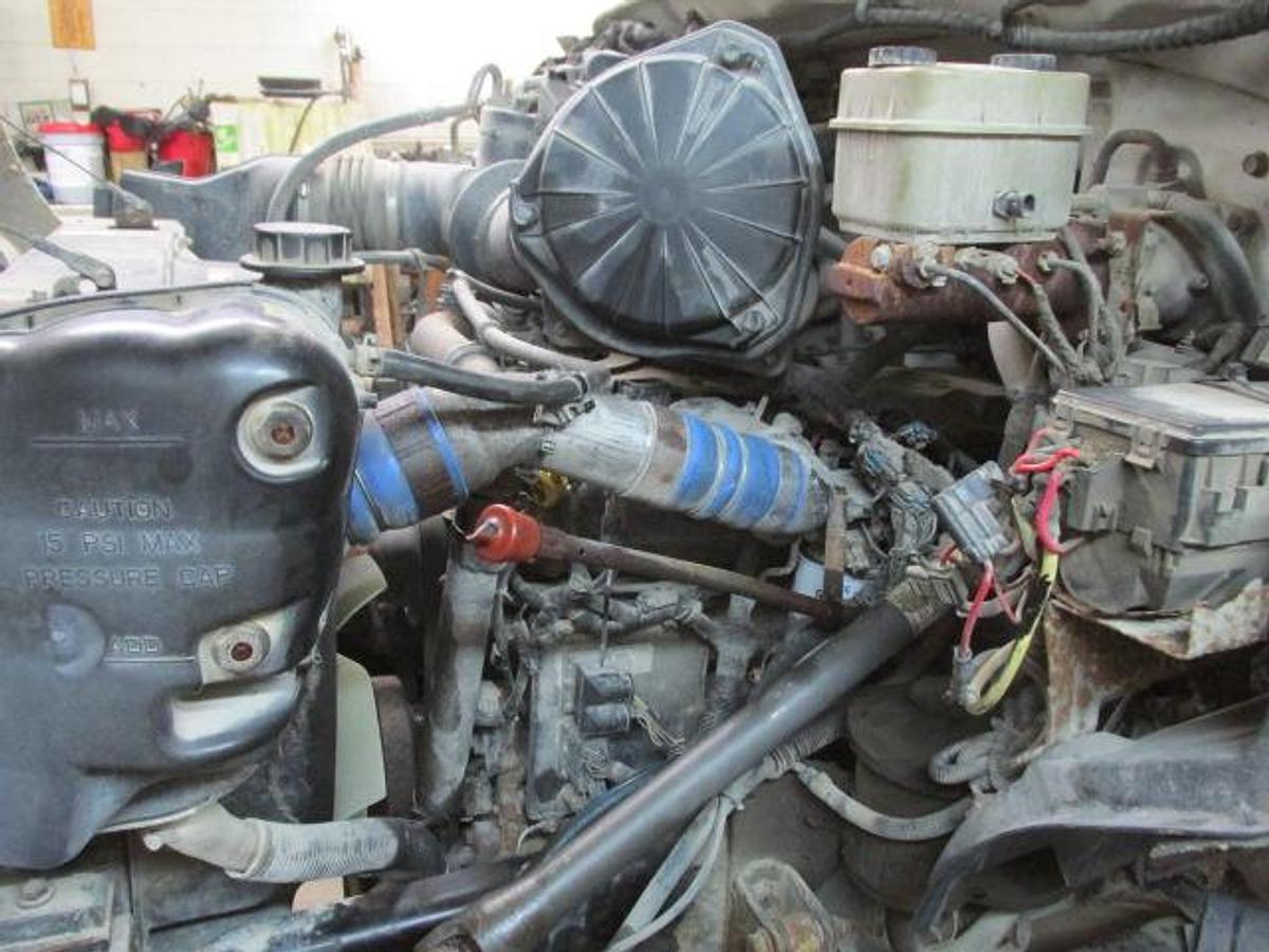 Used 2006 Ford F 650 with 13 ft dump box