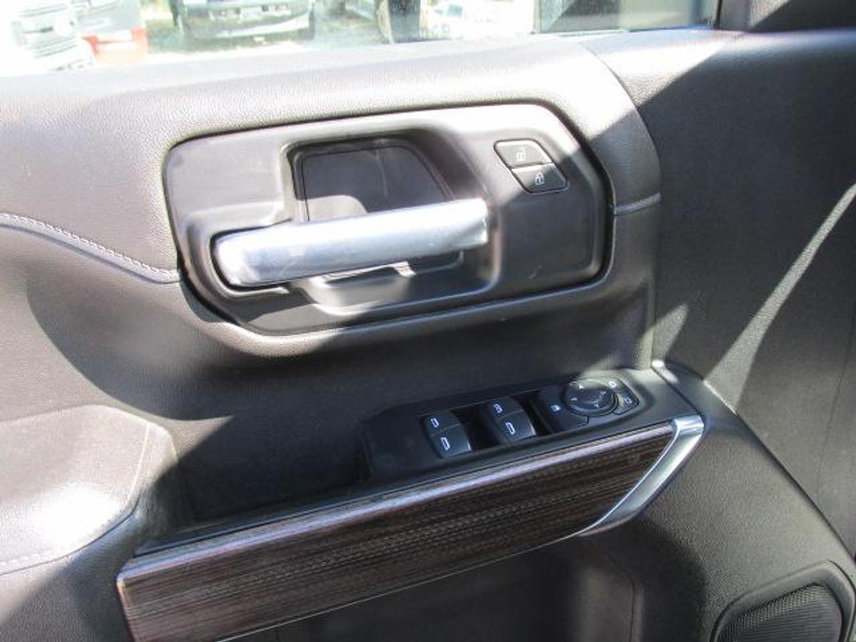 Used 2022 Chevrolet Silverado LT Crew Cab 4x4 6.6 L Gas