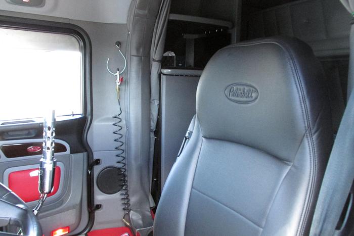 Used 2023 Peterbilt 389 510 HP 18 speed
