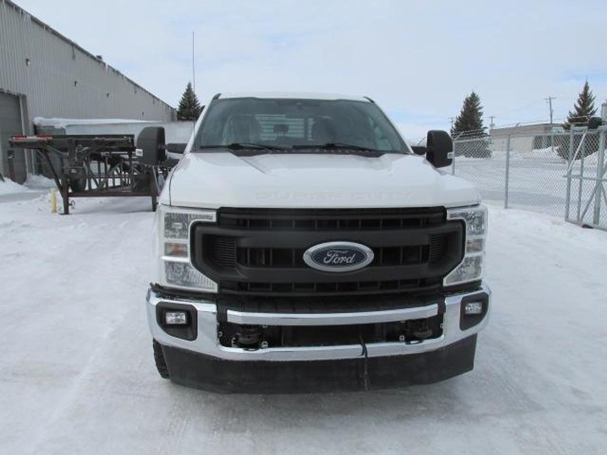 Used 2020 Ford F 250 Crew Cab 4x4 with 9 ft deck
