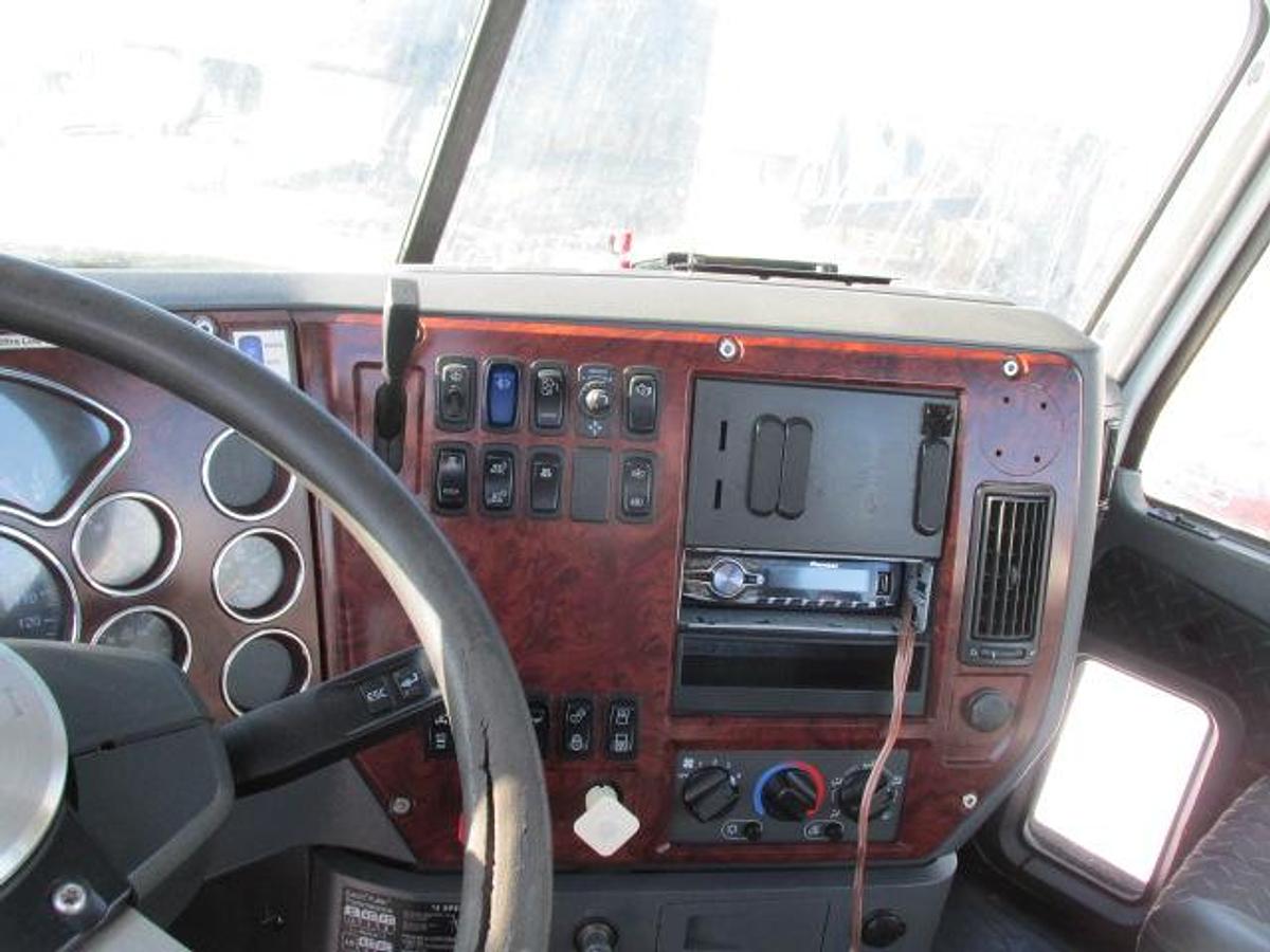 Used 2014 Mack Pinnacle CXU 613