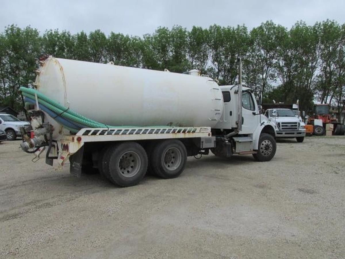 Used 2014 Freightliner M2 Tandem axle Septic truck