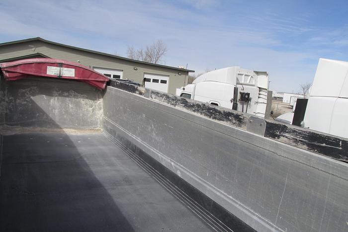 Used 2009 Mac Tandem End Dump