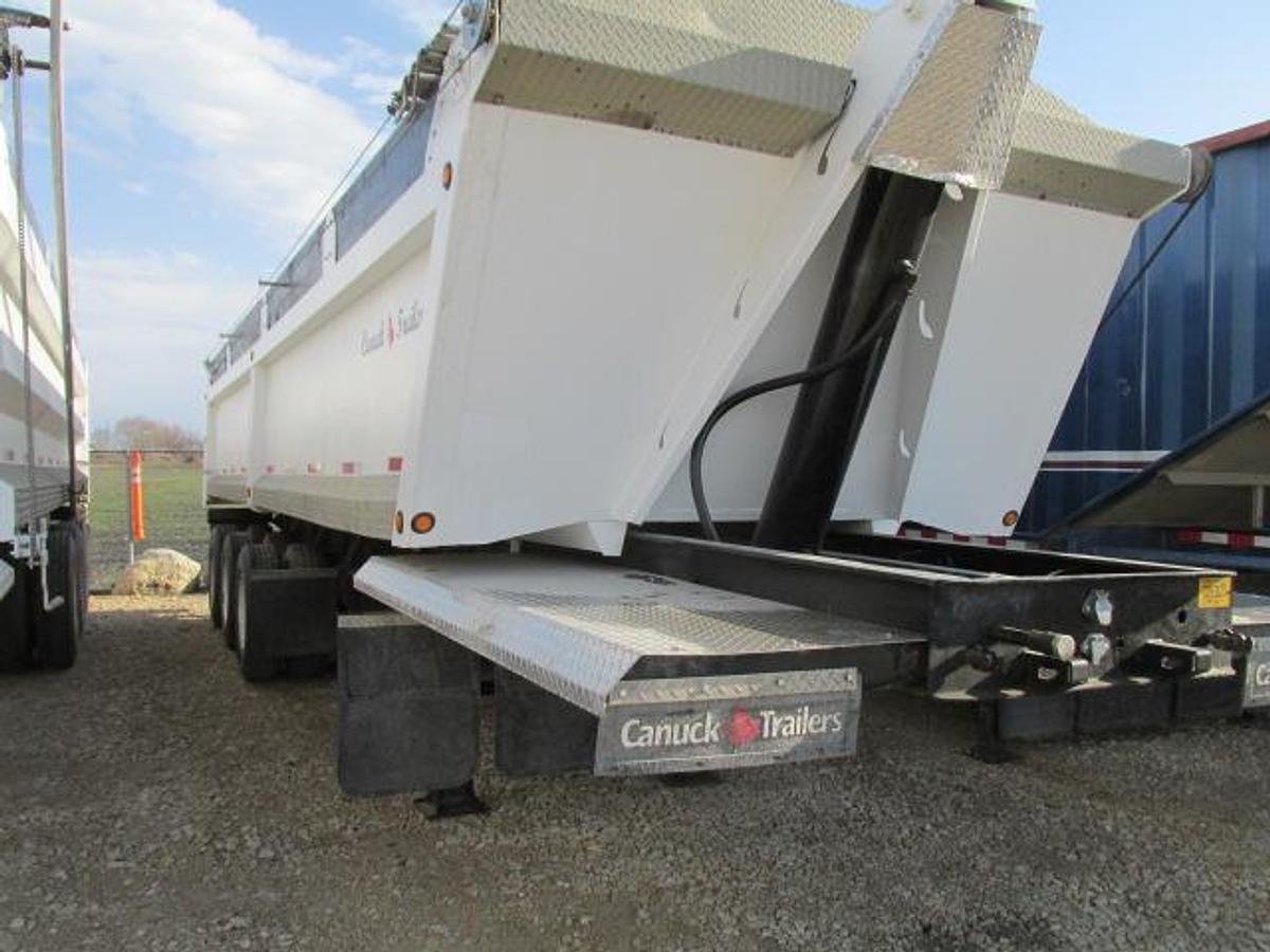 Used 2018 Canuck Tridem End Dump Trailer
