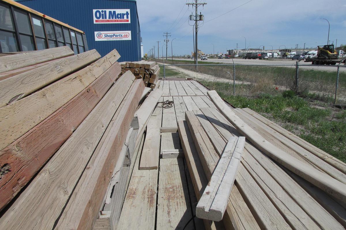 Used 2014 H & H 40 ft tandem double equipment trailer