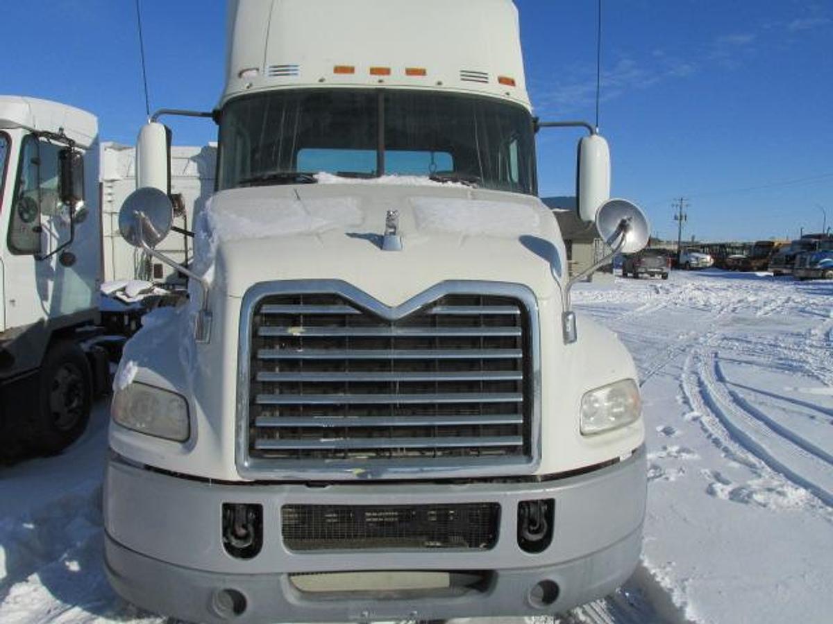 Used 2014 Mack Pinnacle CXU 613