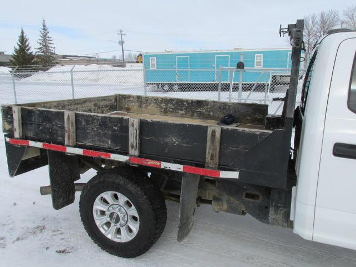 Used 2020 Ford F 250 Crew Cab 4x4 with 9 ft deck