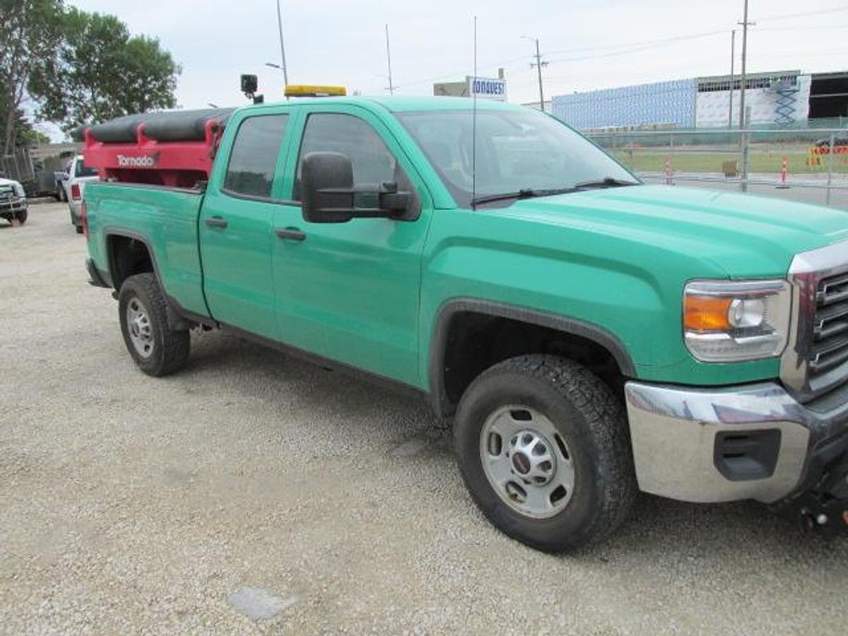 Used 2018 Chevrolet Silverado 2500 Double cab 4x4 with snow plow and sander