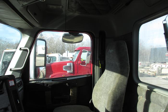 Used 2016 Freightliner Coronado heavy spec 18 spd