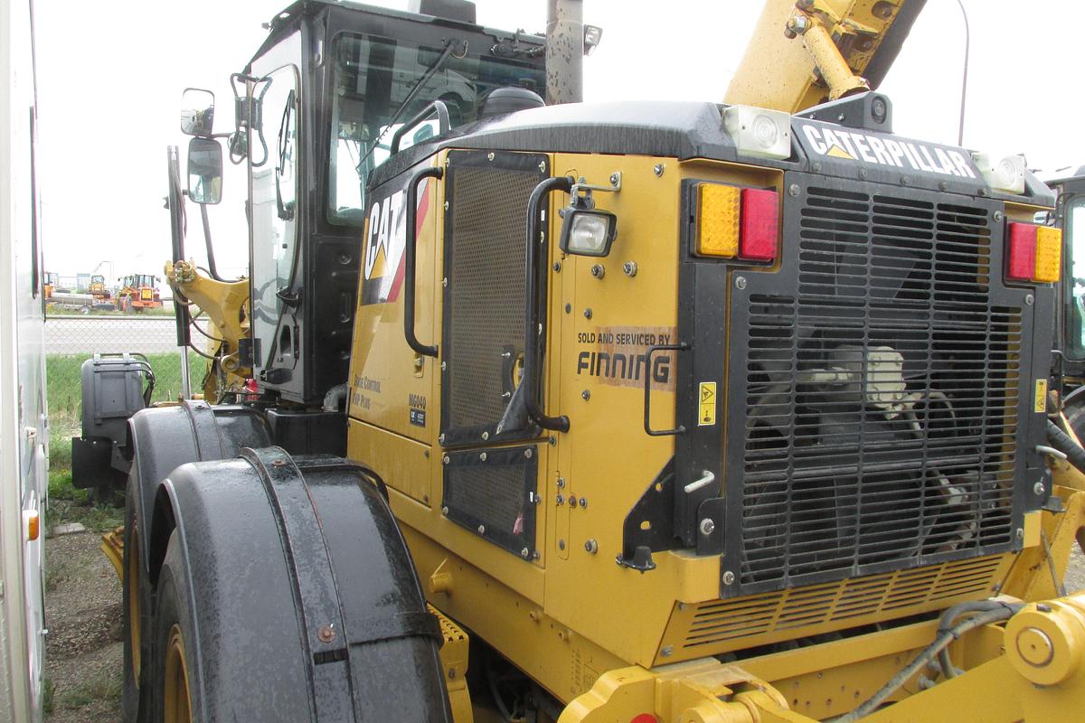 Used 2017 Caterpillar 140 M AWD with Snow wing, front lift group and rear ripper