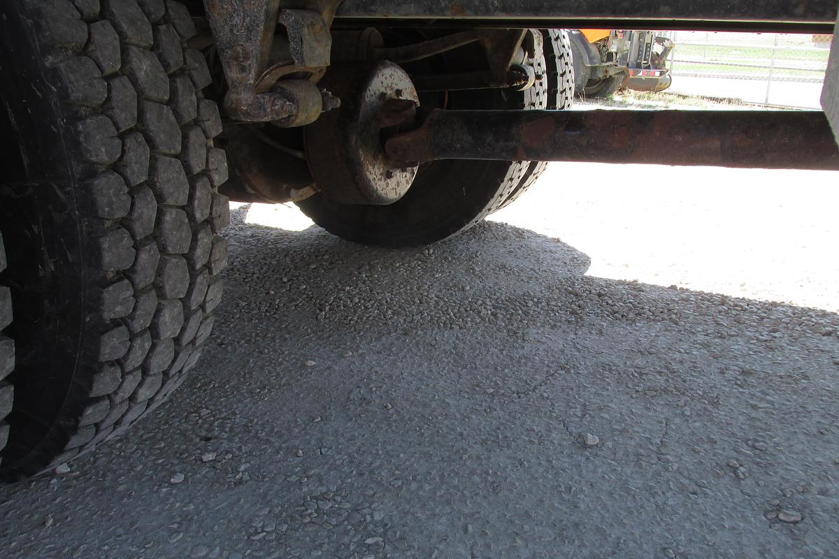 Used 2013 Kenworth T370 with 26 ft box and reefer system