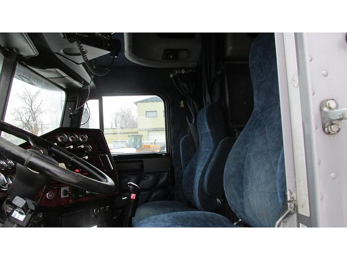 Used 2007 Freightliner Classic 120