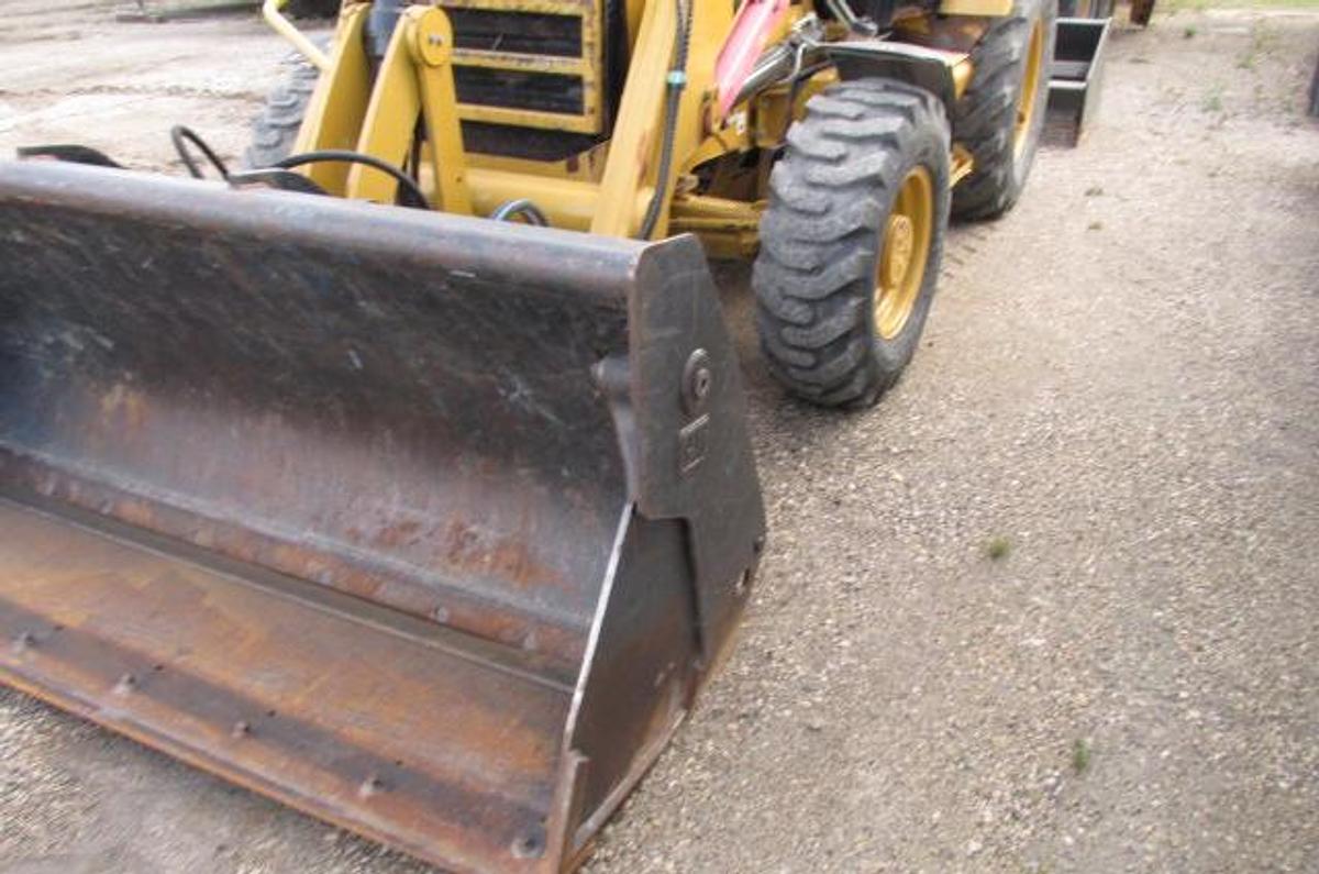 Used 2009 Caterpillar 414E IL landscape / skip loader