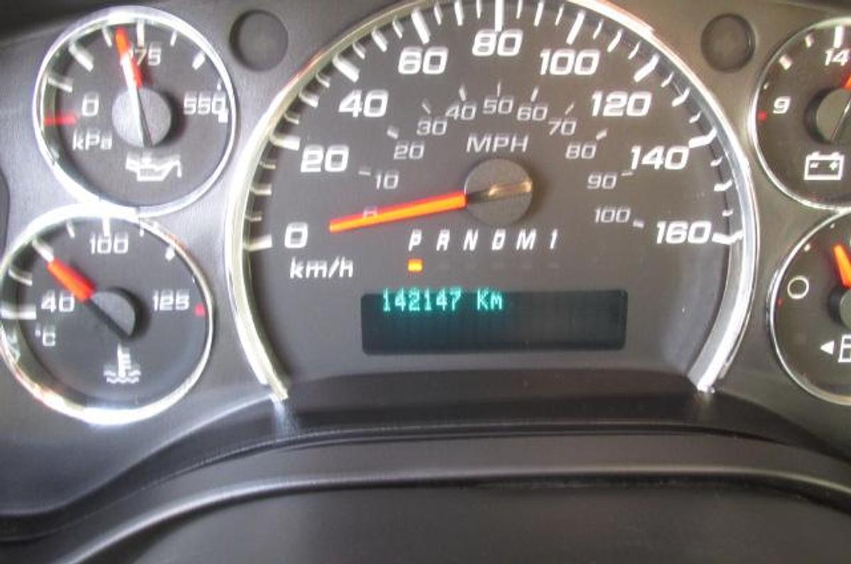 Used 2018 Chevrolet Express 2500 Cargo Van low kms