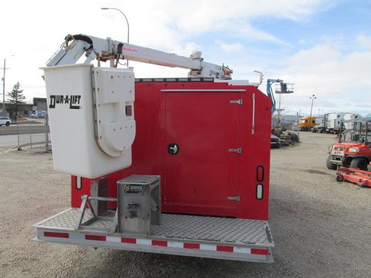 Used 2016 Ford E350 bucket van with Dur A Lift 34 ' working height lift