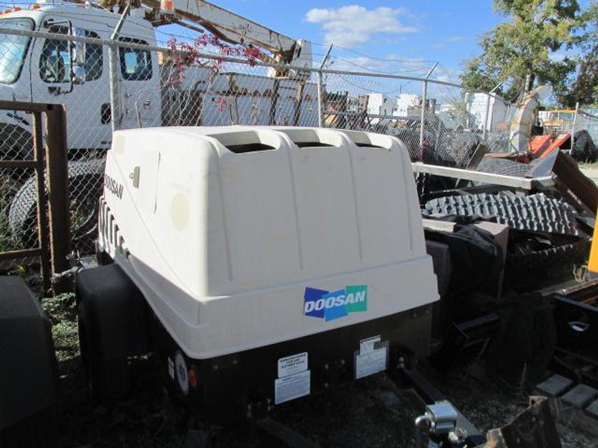 Used 2016 Doosan 185 CFM air compressor