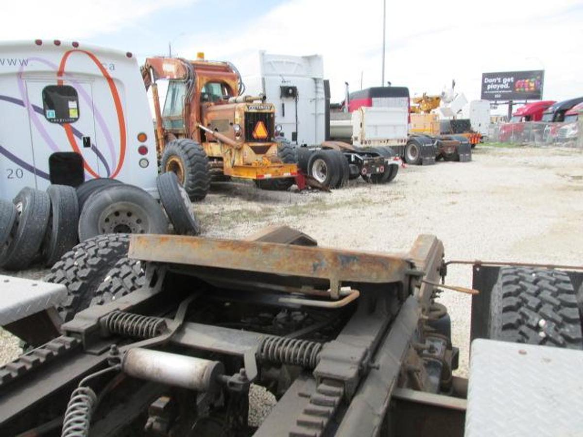 Used 2018 Peterbilt 367 X 15 565 HP 18 spd