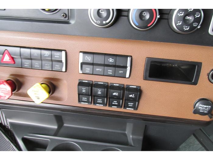 Used 2018 Freightliner Cascadia