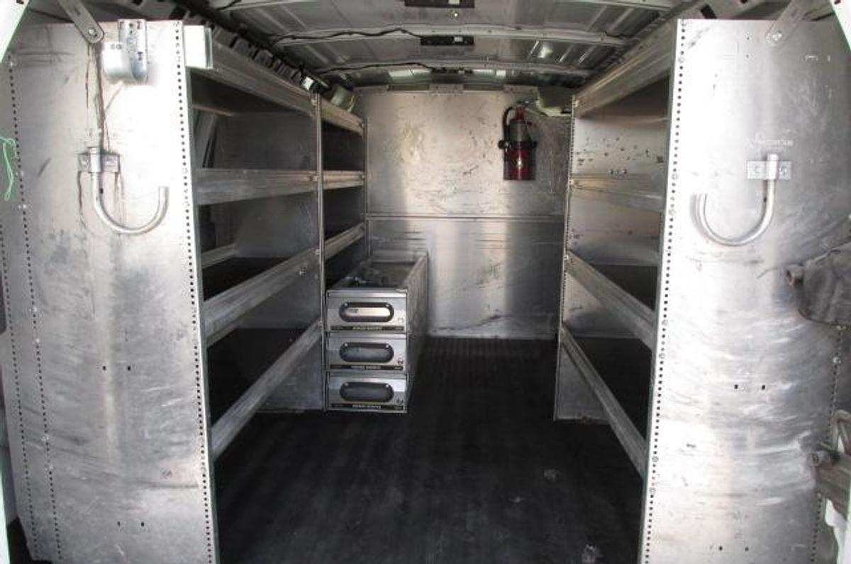 Used 2018 Chevrolet Express 2500 Cargo Van low kms