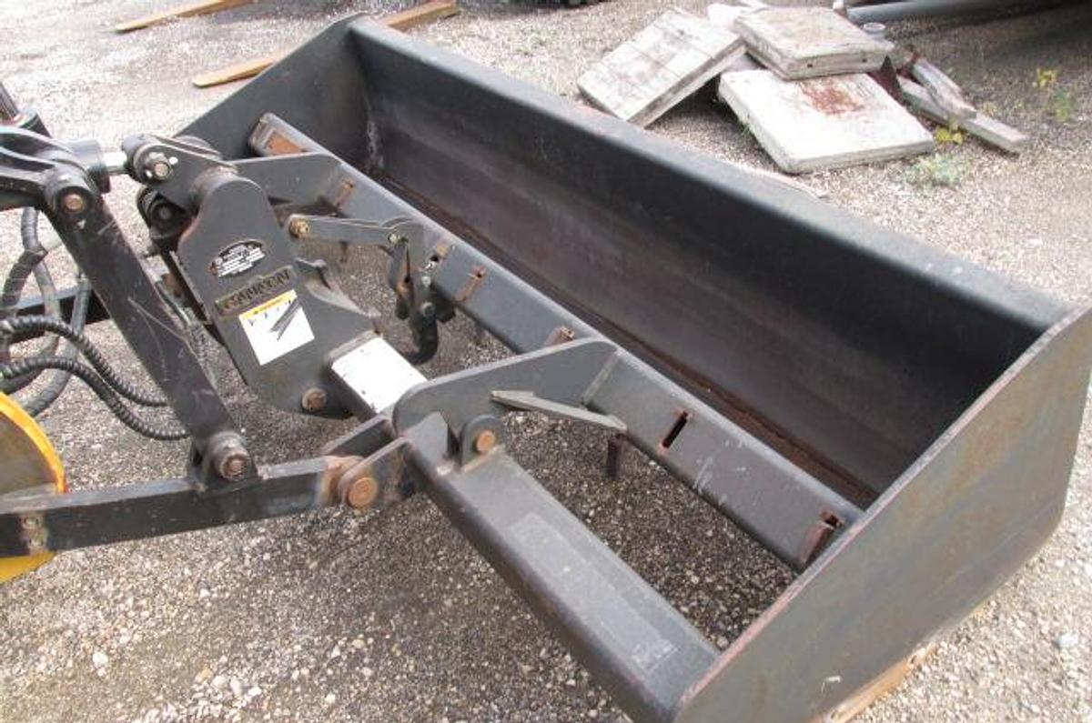 Used 2009 Caterpillar 414E IL landscape / skip loader