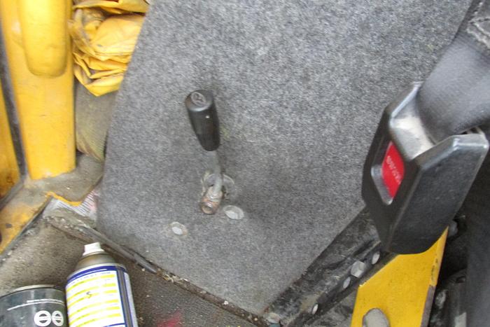 Used 2010 Load Lifter 4417- 16 4x4 15500 lb lift