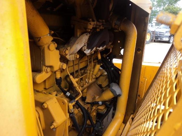 Used 2010 Carlton OX 2015 wood chipper 15 in wood chipper