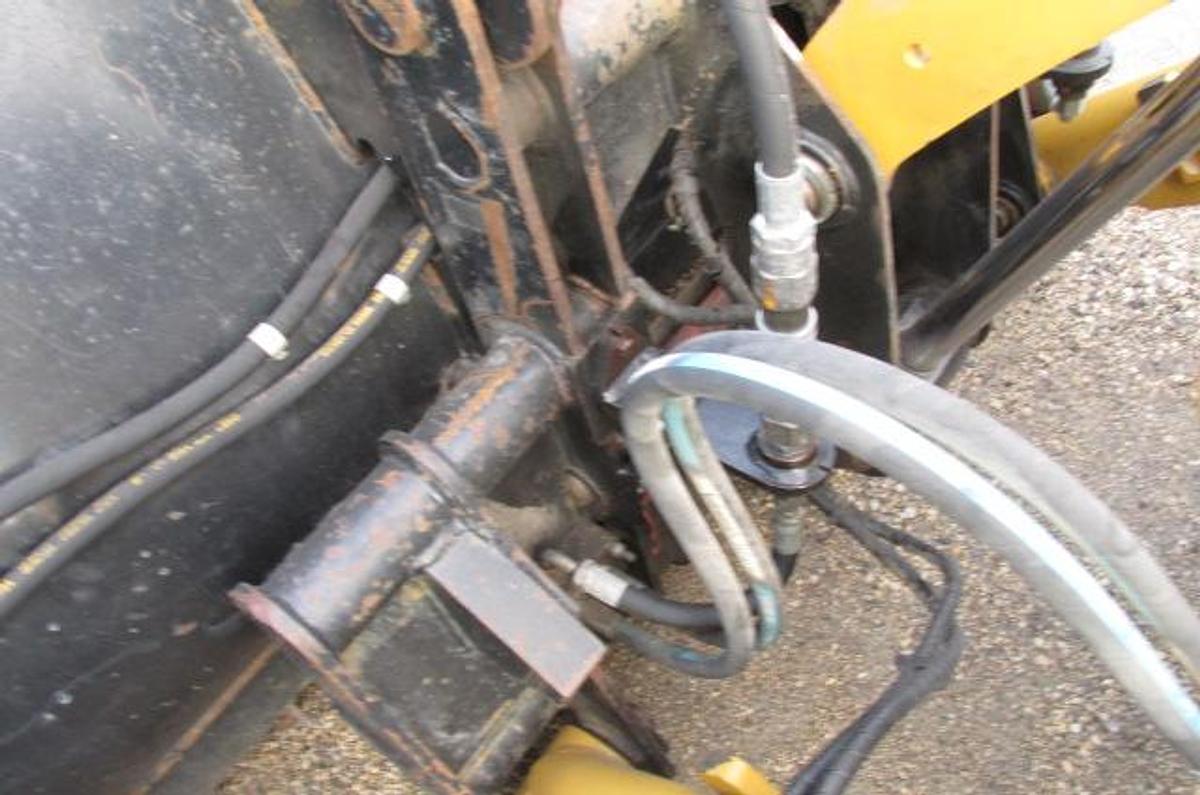 Used 2009 Caterpillar 414E IL landscape / skip loader