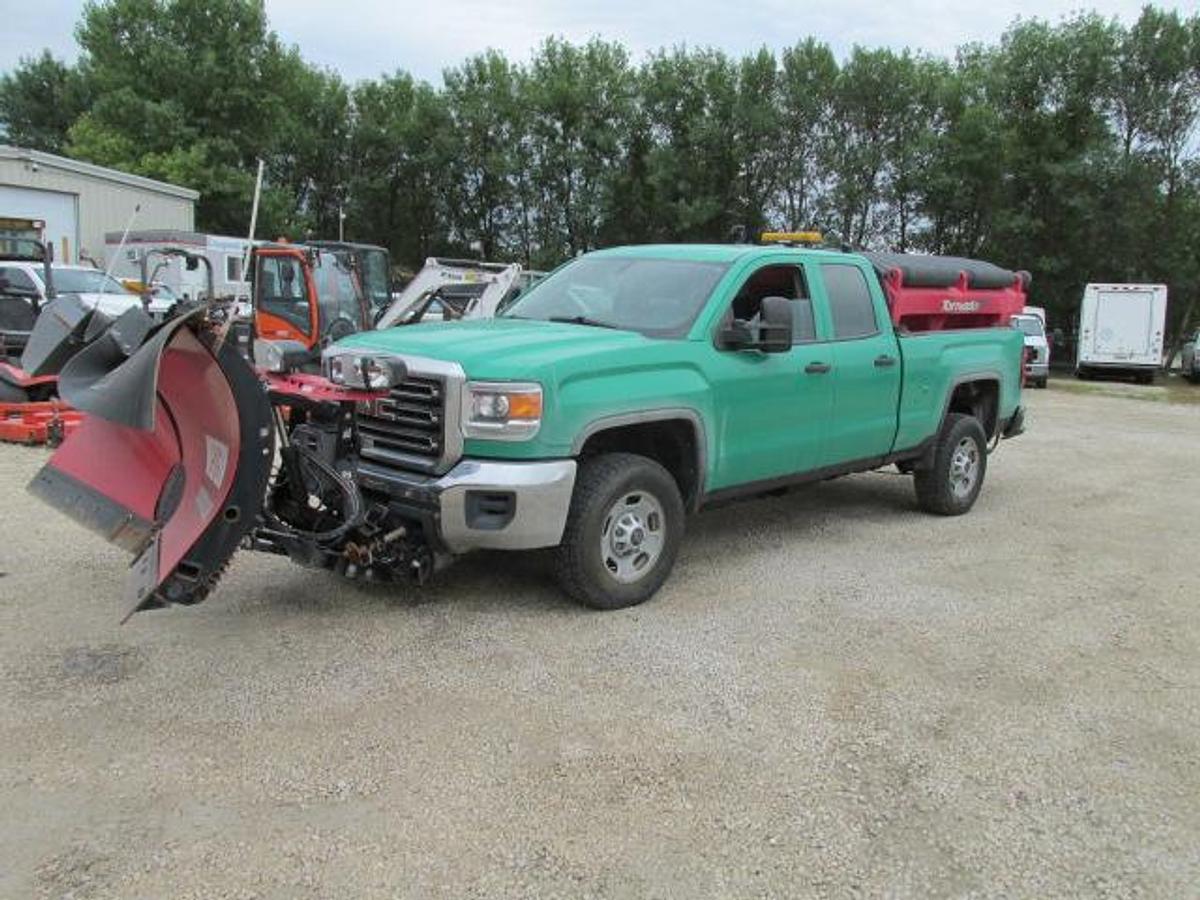 Used 2018 Chevrolet Silverado 2500 Double cab 4x4 with snow plow and sander