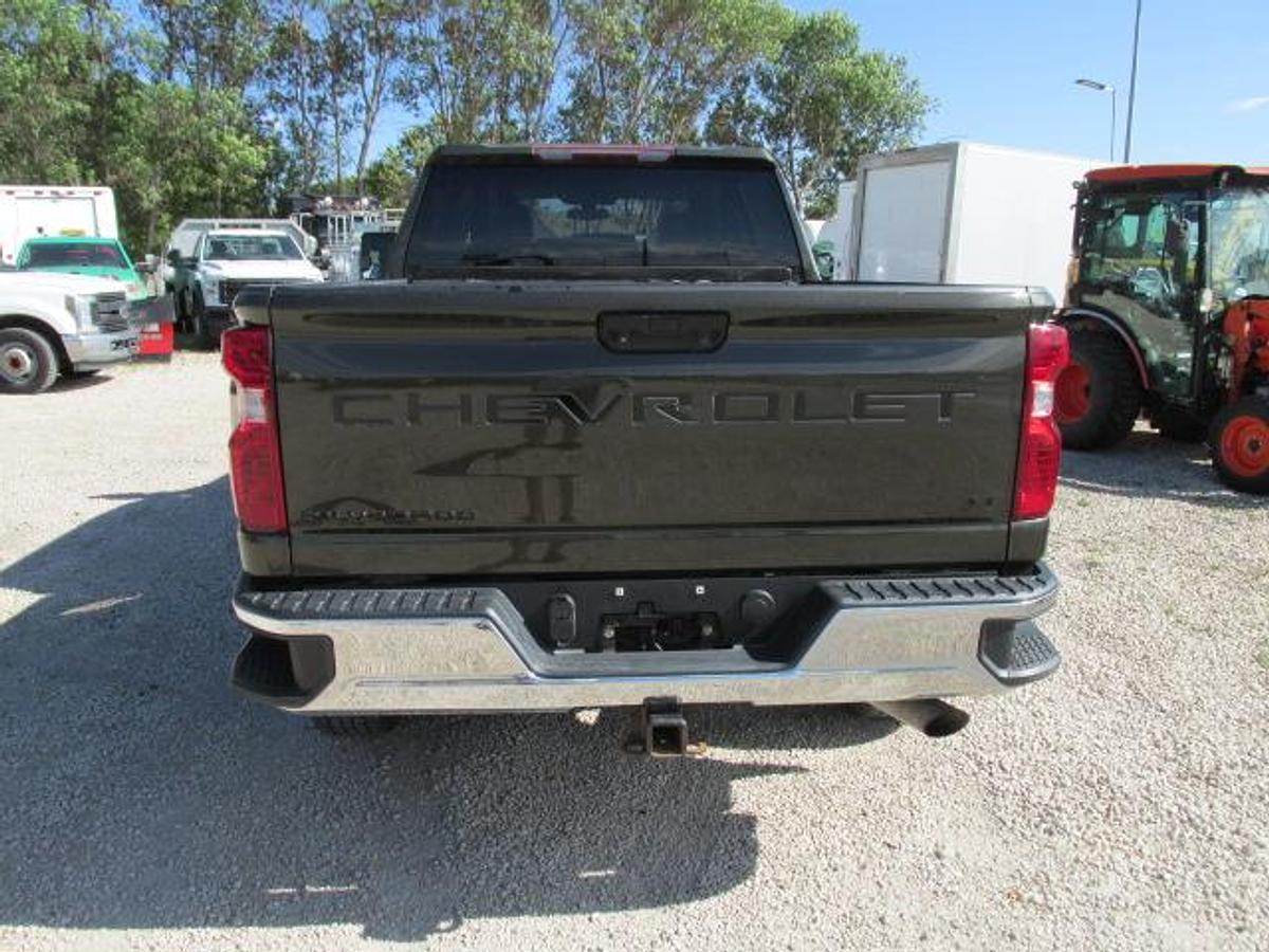 Used 2022 Chevrolet Silverado LT Crew Cab 4x4 6.6 L Gas