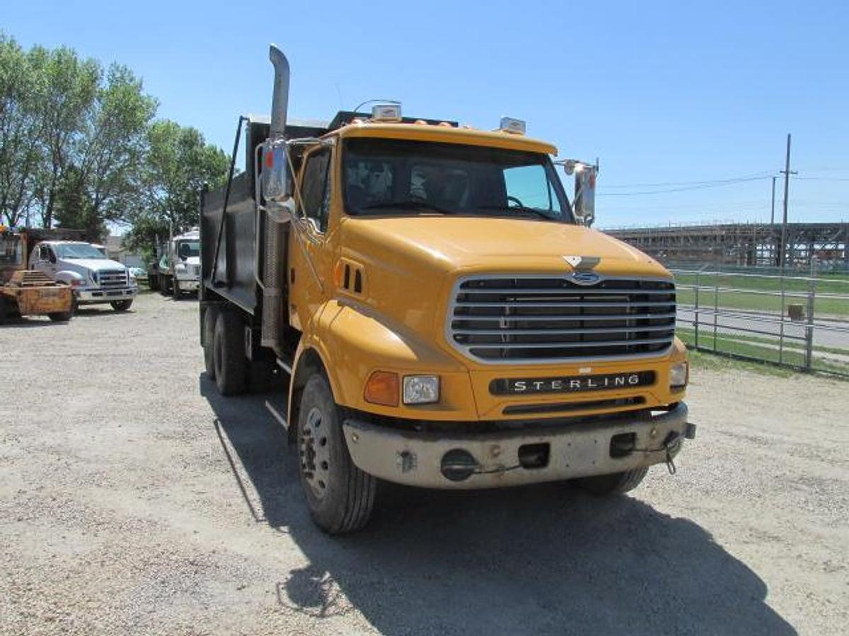Used 2006 Sterling LT 8500 dump truck