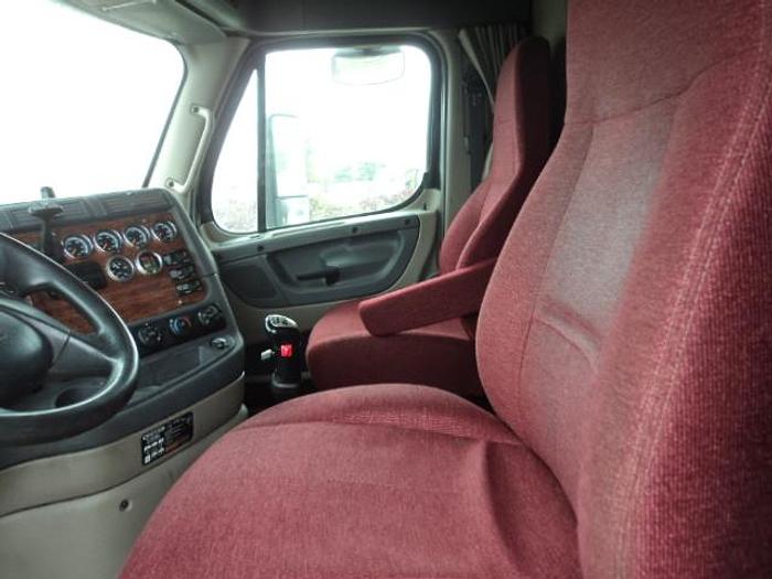 Used 2015 Freightliner Cascadia