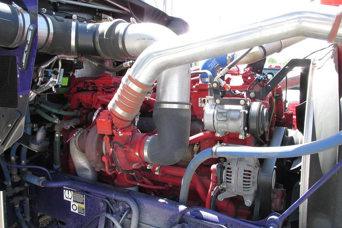 Used 2023 Kenworth W 900 565 hp Cummins 18 speed