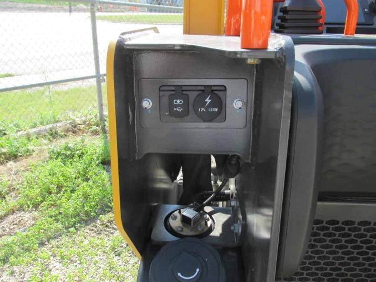 Brand new mini skid steer Kubota 23 hp 