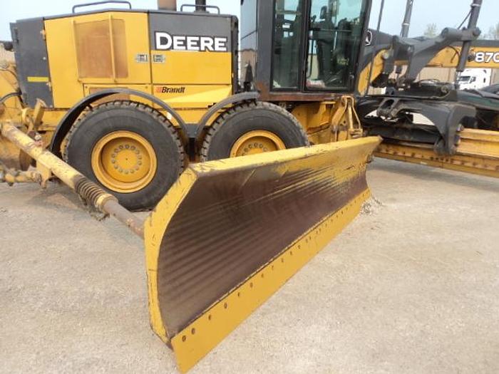 Used 2013 John Deere 870 GP with wing