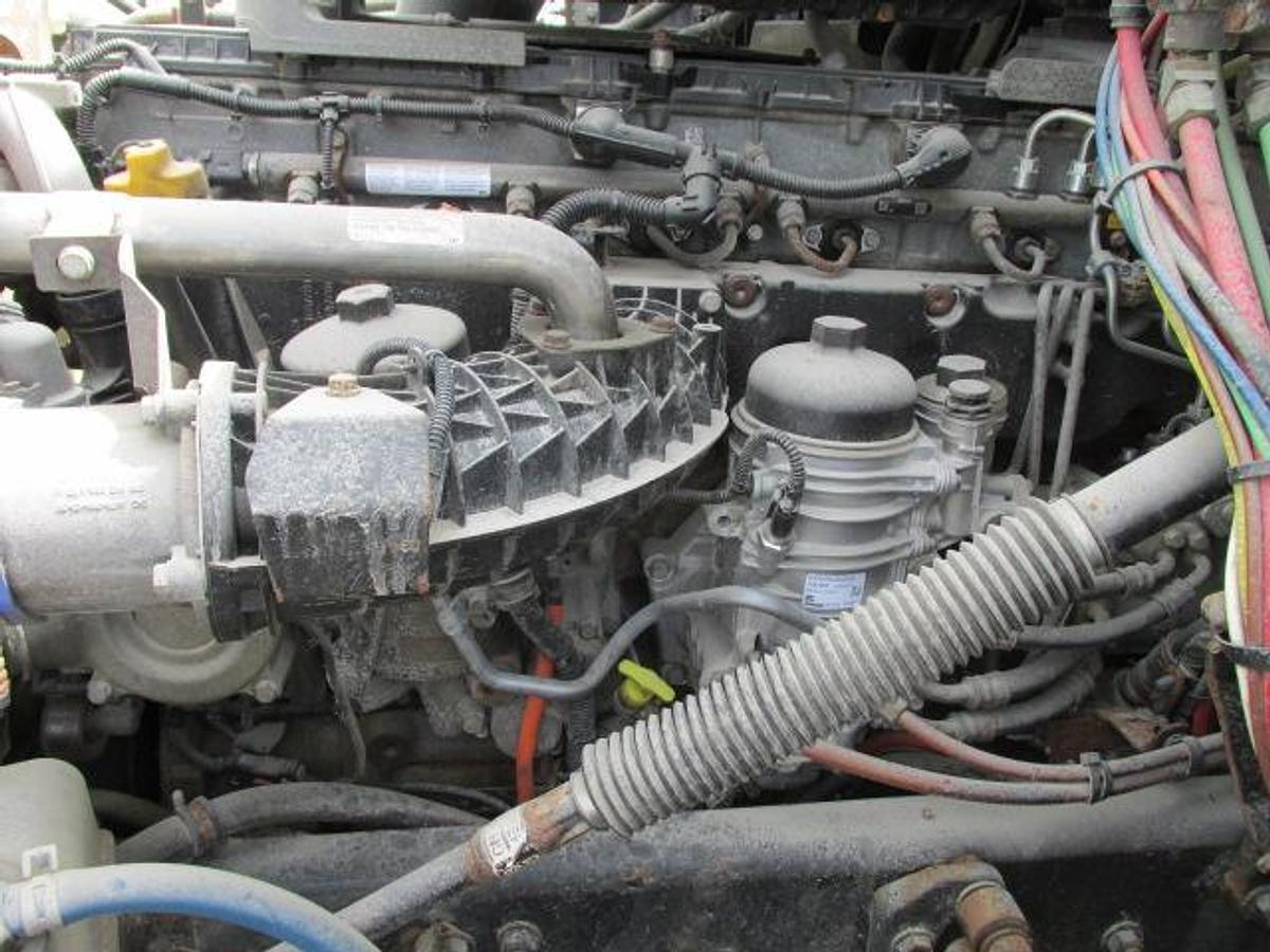 Used 2019 Freightliner Cascadia DD 15 455 hp 13 spd transmission