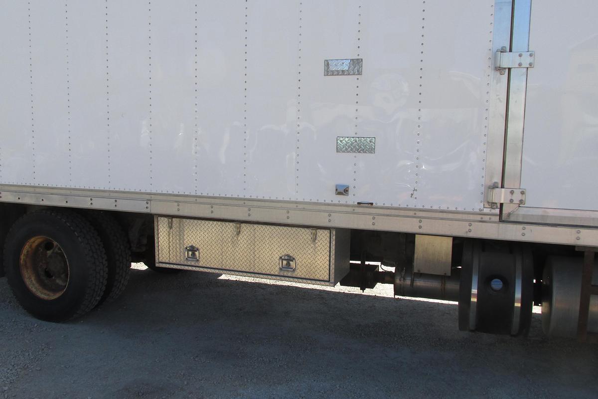 Used 2013 Kenworth T370 with 26 ft box and reefer system