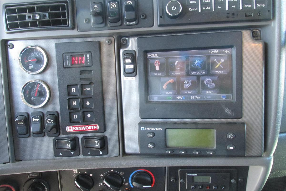 Used 2013 Kenworth T370 with 26 ft box and reefer system