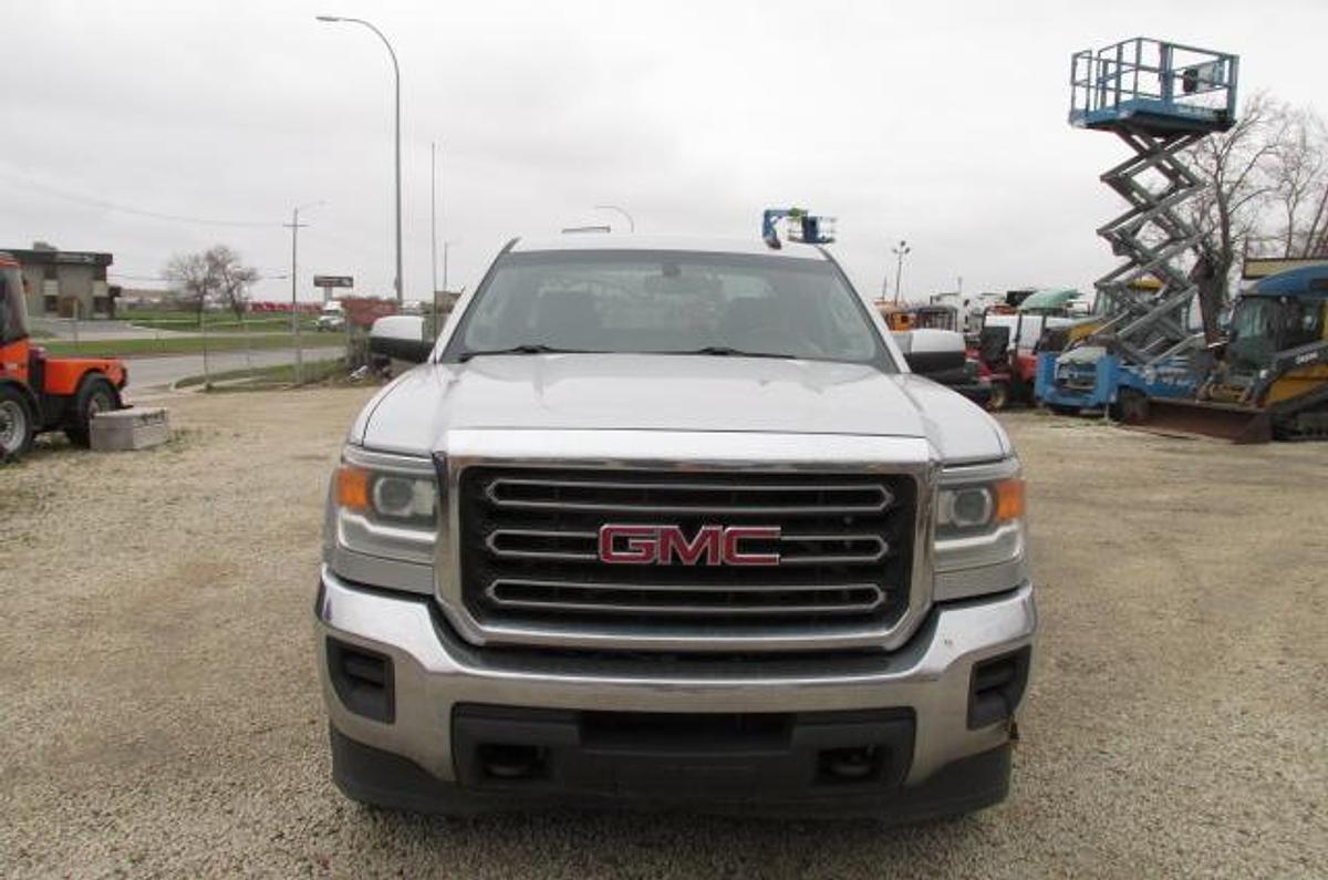 Used 2018 GMC Sierra b2500 Crew Cab 4x4 long box