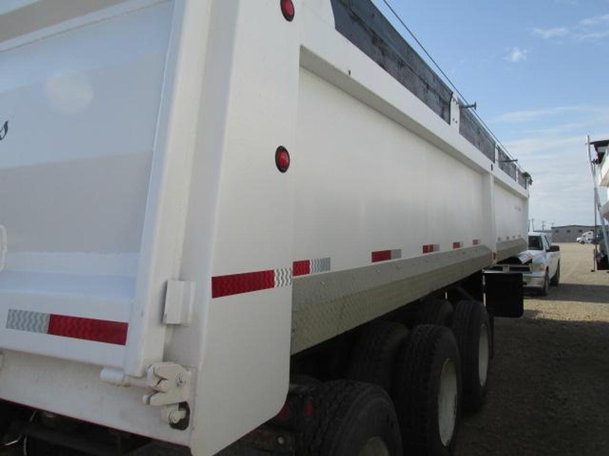 Used 2018 Canuck Tridem End Dump Trailer
