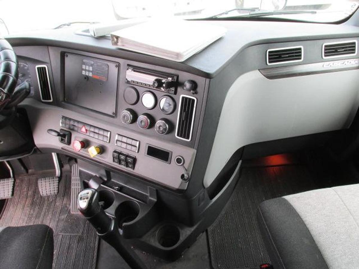 Used 2019 Freightliner Cascadia DD 15 455 hp 13 spd transmission