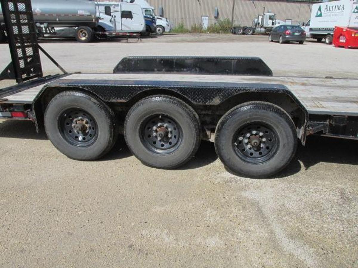 Used 2022 Diamond C 22 ft equipment trailer
