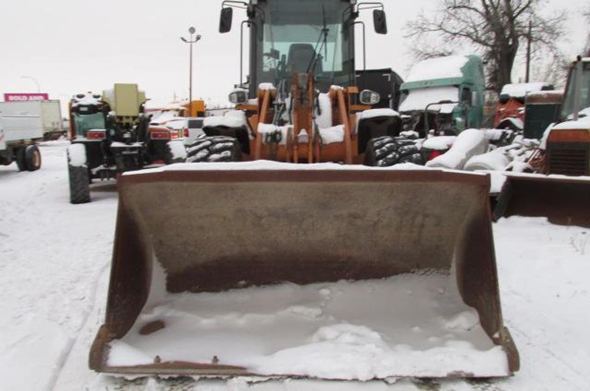 Used 2014 CASE 621 F