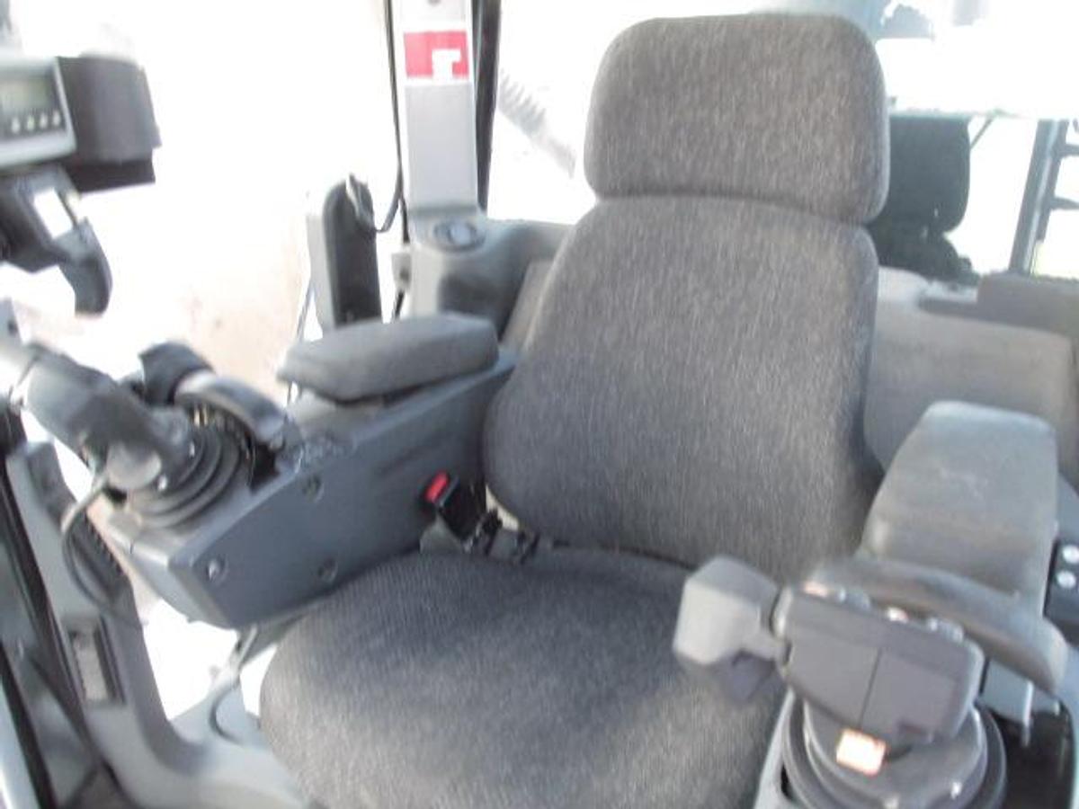 Used 2015 Caterpillar 160M VHP Plus Grader with snow wing very nice