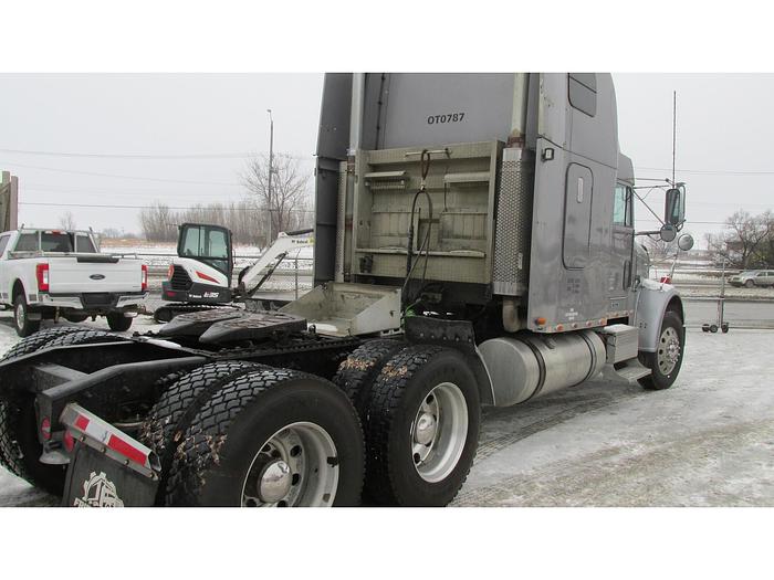 Used 2007 Freightliner Classic 120
